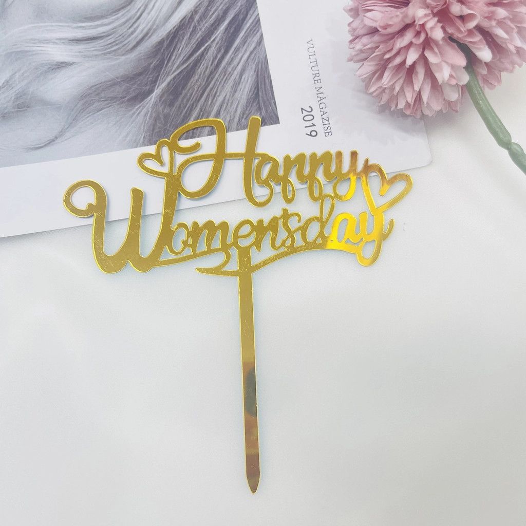  Que cắm mica Women Day chữ uốn vàng (PKHBD-994-106) 