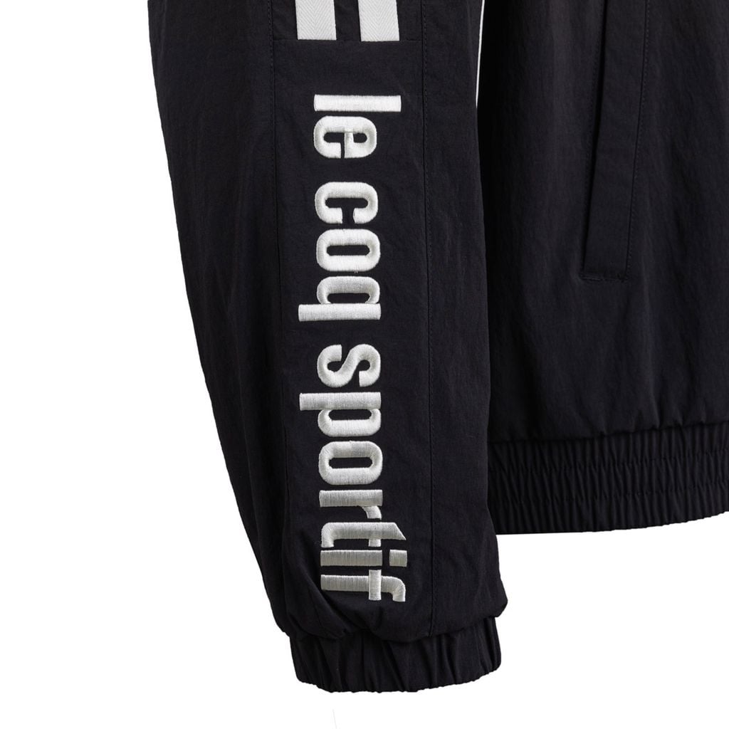 Áo khoác gió nam Le Coq Sportif Sunday với đường may đặc trưng