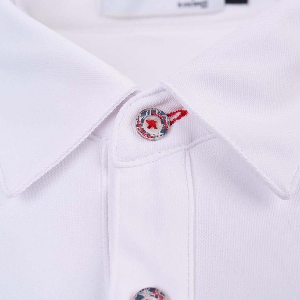 Áo dài tay nam Le Coq Golf LG5SLS00MV-WH00 với chi tiết sọc tinh tế và logo thêu