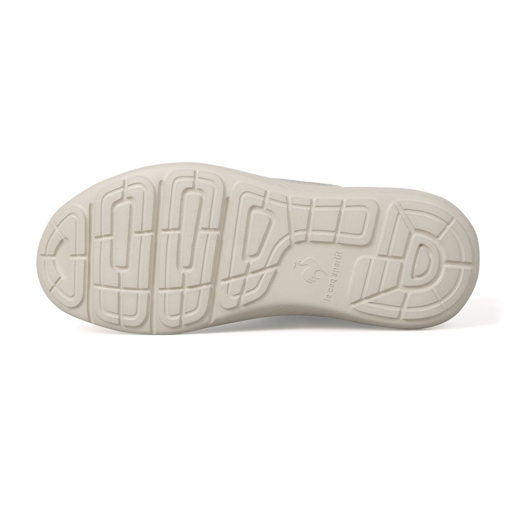 Giày thời trang cao cấp Le Coq Sportif với đệm khử mùi thoải mái và tinh tế