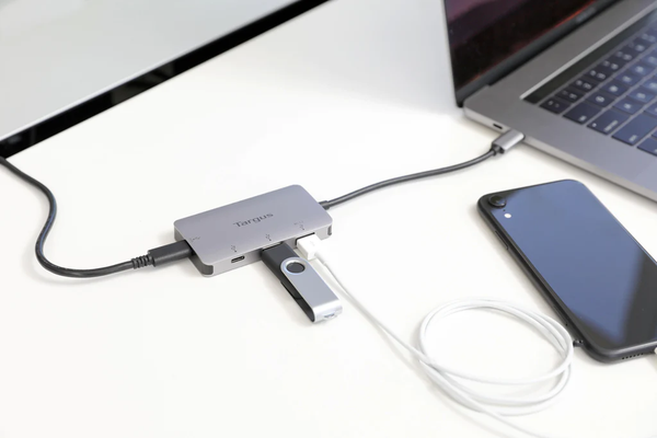 Hub chia USB-C™ ra 4 cổng USB 3.2 Gen 1 Targus ACH228