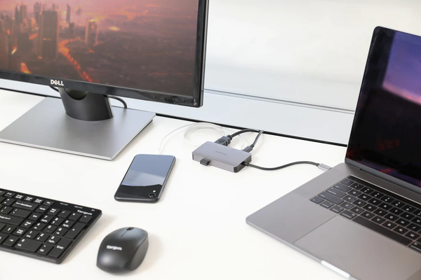 Bộ chuyển đổi USB-C™ 4K HDMI/VGA Docking Station Targus DOCK419