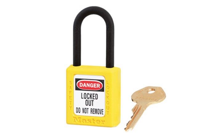 Khóa móc 38mm hiệu Master, Code;S32RED