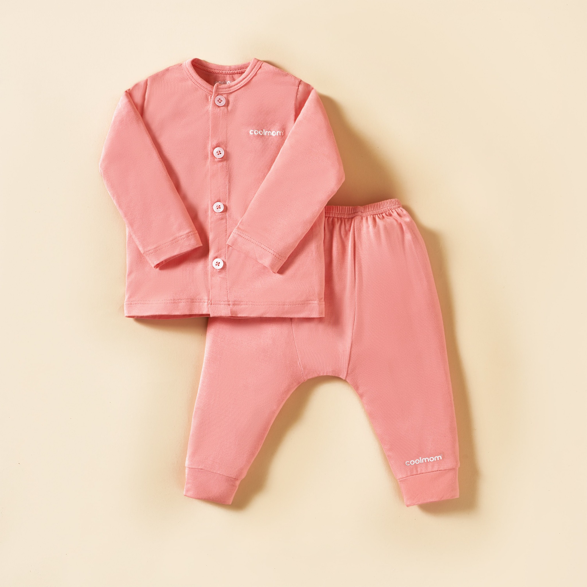 Bộ dài tay cài giữa Coolmom chất liệu sợi tre cao cấp màu hồng flamingo size 12M/ CM-0017-12M-HF