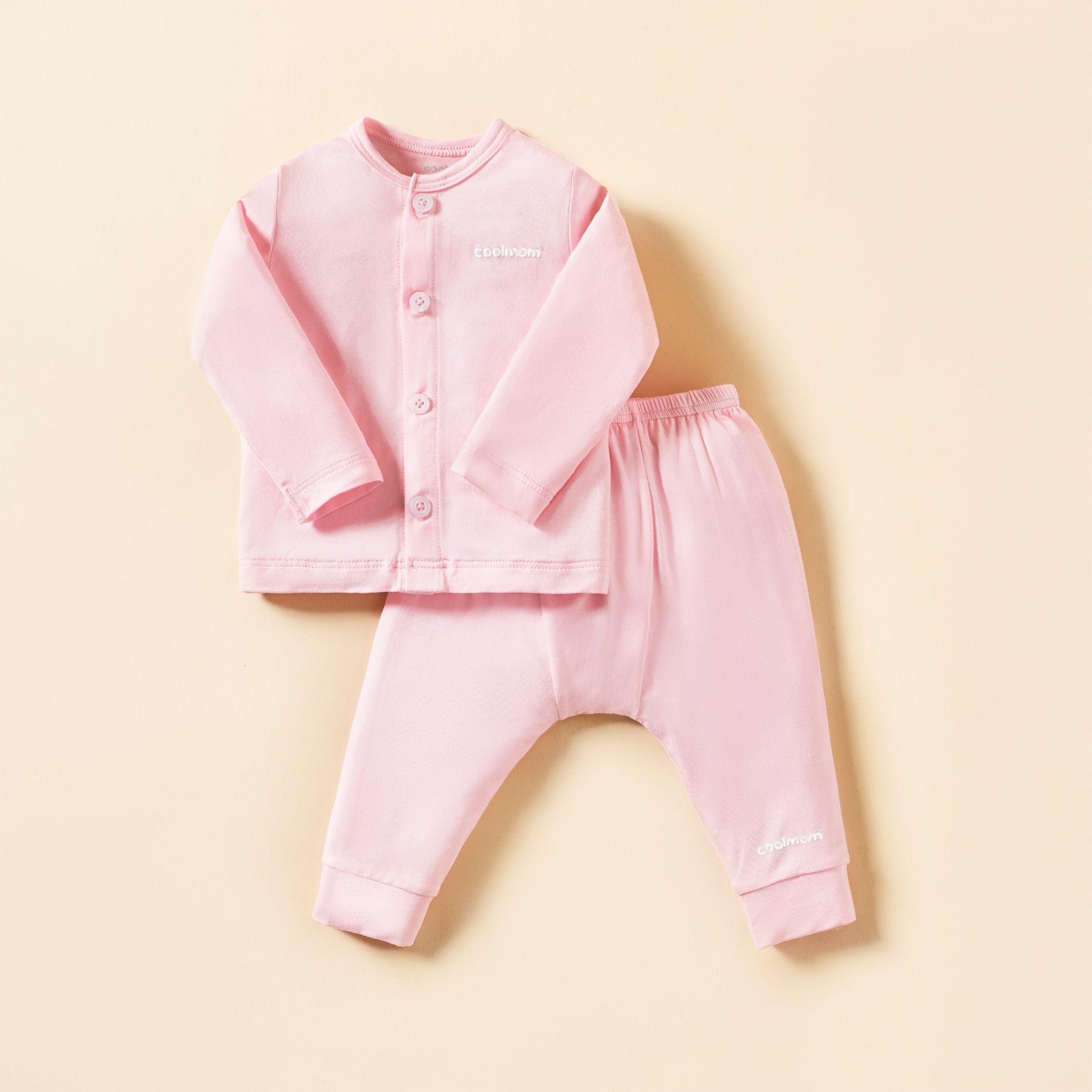 Bộ dài tay cài giữa Coolmom chất liệu sợi tre cao cấp màu hồng pastel size 3M/ CM-0017-3M-HP