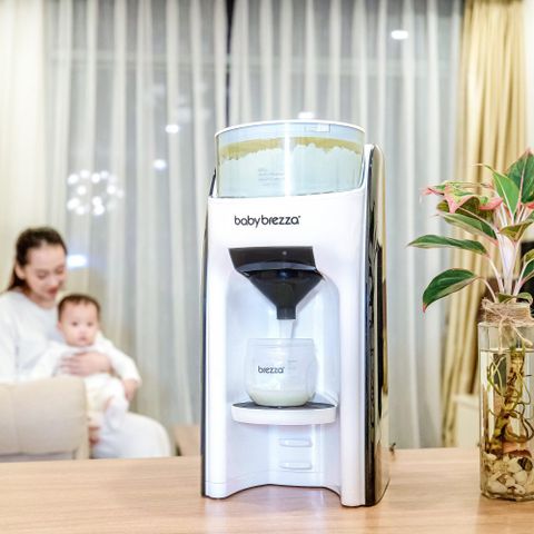 Máy pha sữa Baby Brezza Formula Pro Advanced Black/White