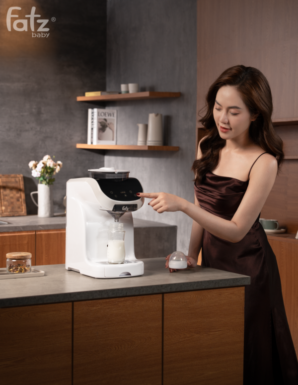 Máy pha sữa điều chỉnh nhiệt độ thông minh tự động Fatzbaby Formulus 1 FB8502AH