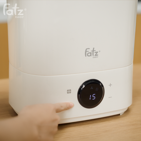 Máy tiệt trùng bình sữa Fatzbaby Sumo 4 Plus FB4922BK