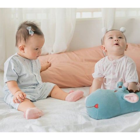 Bộ ngắn tay Miomio cài giữa họa tiết Mèo mỏng mát