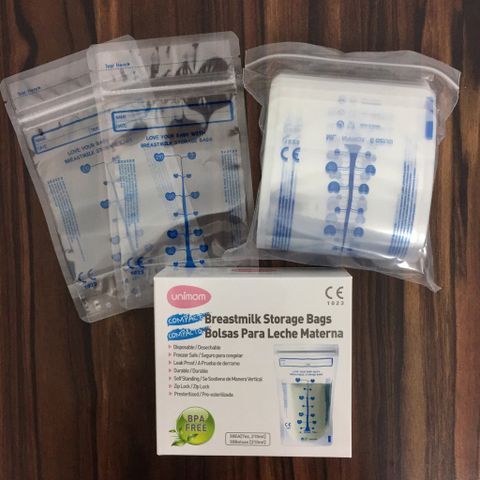 Túi trữ sữa Unimom Compact hộp 60 túi dung tích 210ml