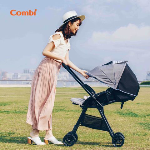 Xe đẩy cho bé Combi Mechacal Handy S (2 chiều - Màu Xanh Navy)