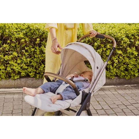 Xe đẩy cho bé Chicco gấp gọn tự động Bellagio (2 chiều- Màu be ánh kim)