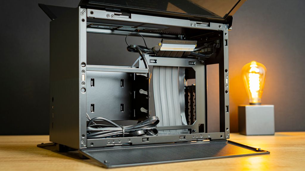 Vỏ case máy tính Lian Li Q58 Black kèm dây Riser VGA PCIe 4.0 - Q58X4