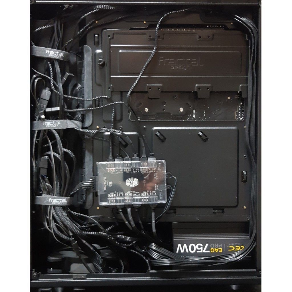 HUB CoolerMaster MasterFan ARGB AND PWM - Chia kết hợp 6 cổng ARGB và 6 nguồn fan, nguồn Sata, nam châm hít, sync main