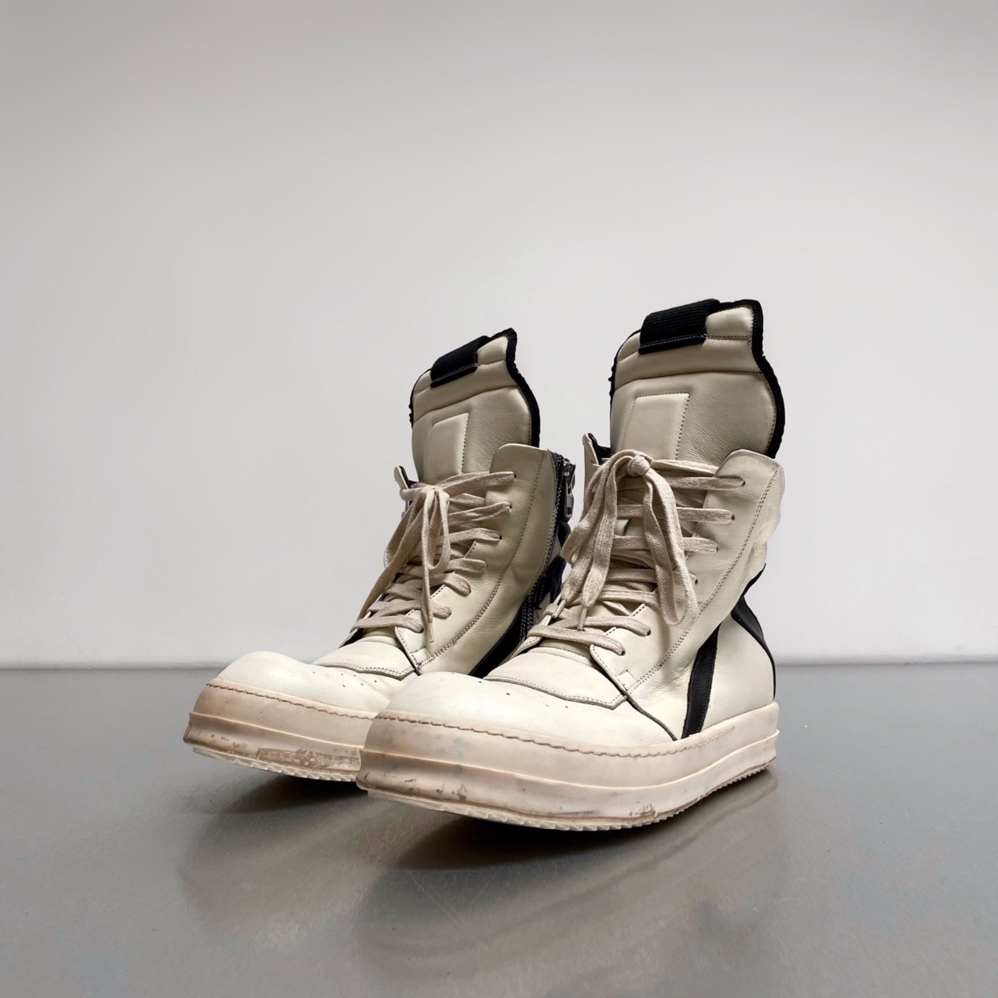 RICK OWEN – Around the shoess