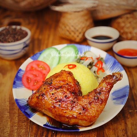  Cơm Gà Xốt Mắc Khén 