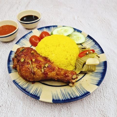 Cơm Gà Xốt Thái (Đùi Tỏi/Má Đùi) 