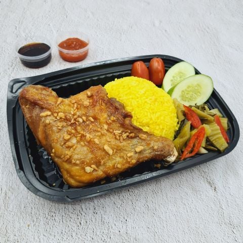  Cơm Gà Mắm Tỏi (Đùi Cánh Quạt) 