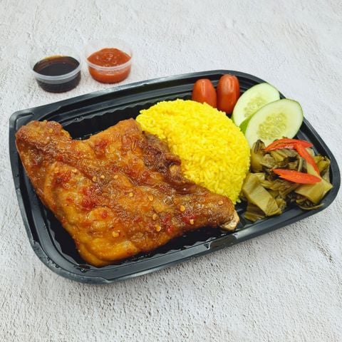  Cơm Gà Xốt Chua Cay (Đùi Cánh Quạt) 
