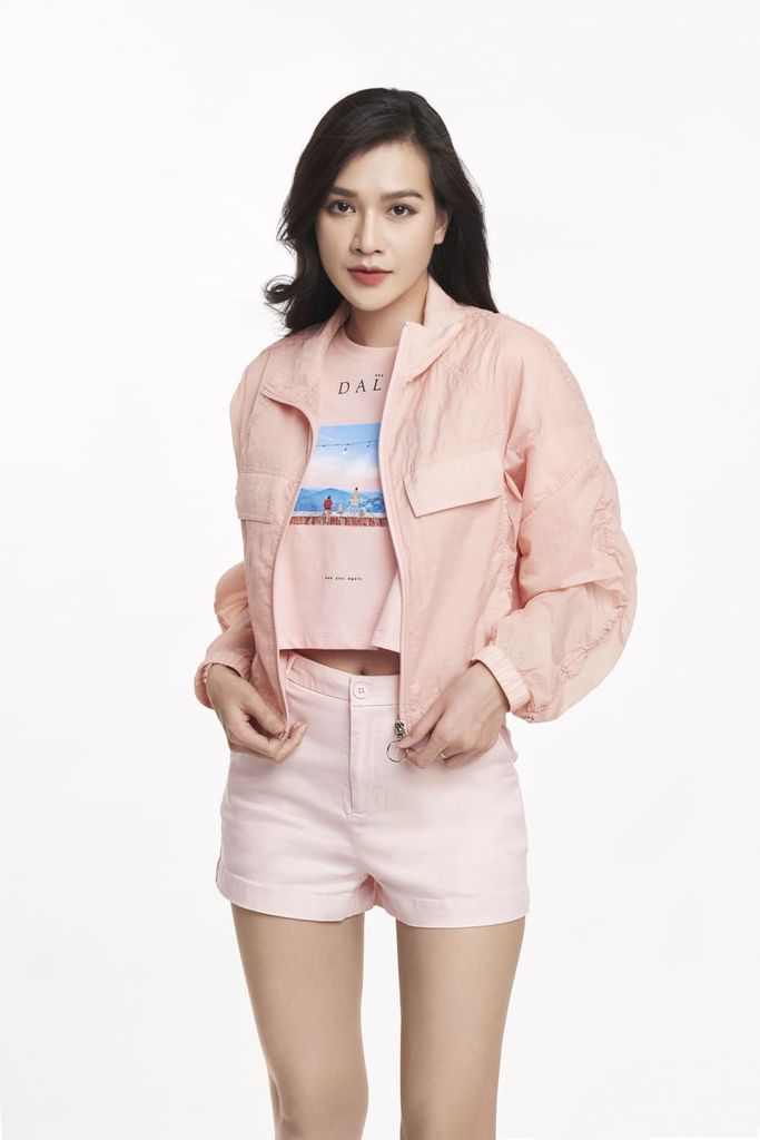 Áo khoác Dù Nữ croptop in chuyển nhiệt NINOMAXX 2210006