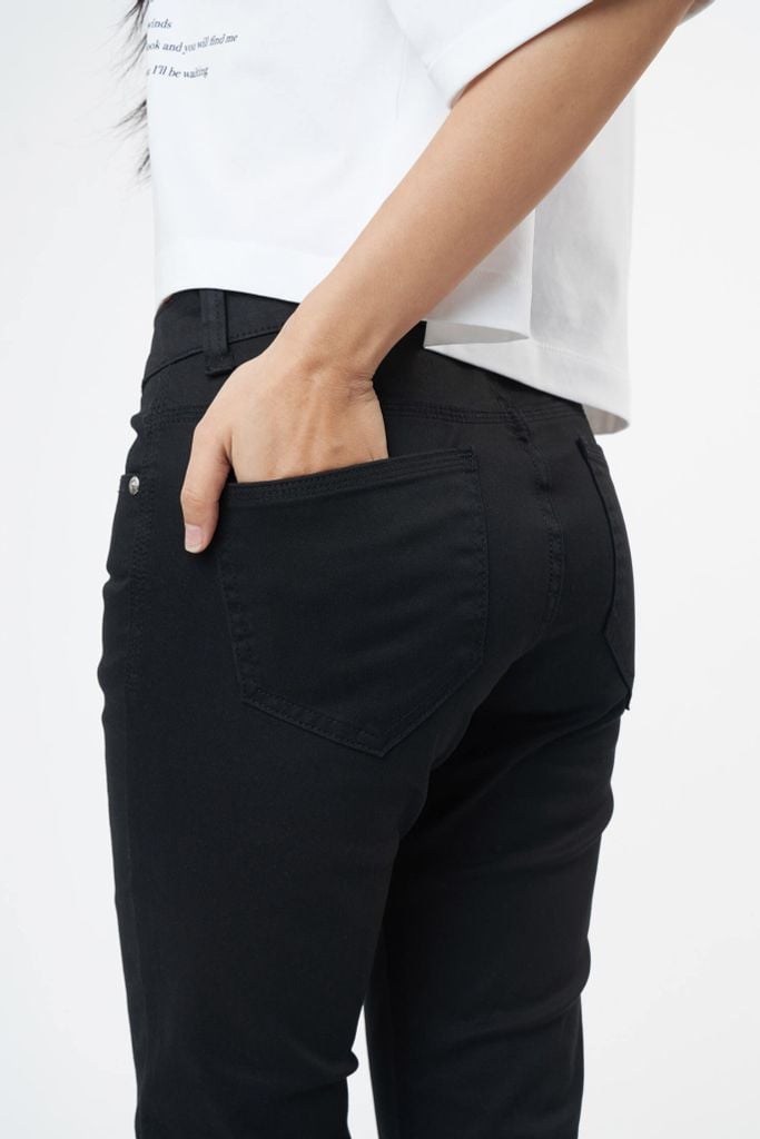 Quần kaki Basic Nữ ống đứng NINOMAXX 2111021