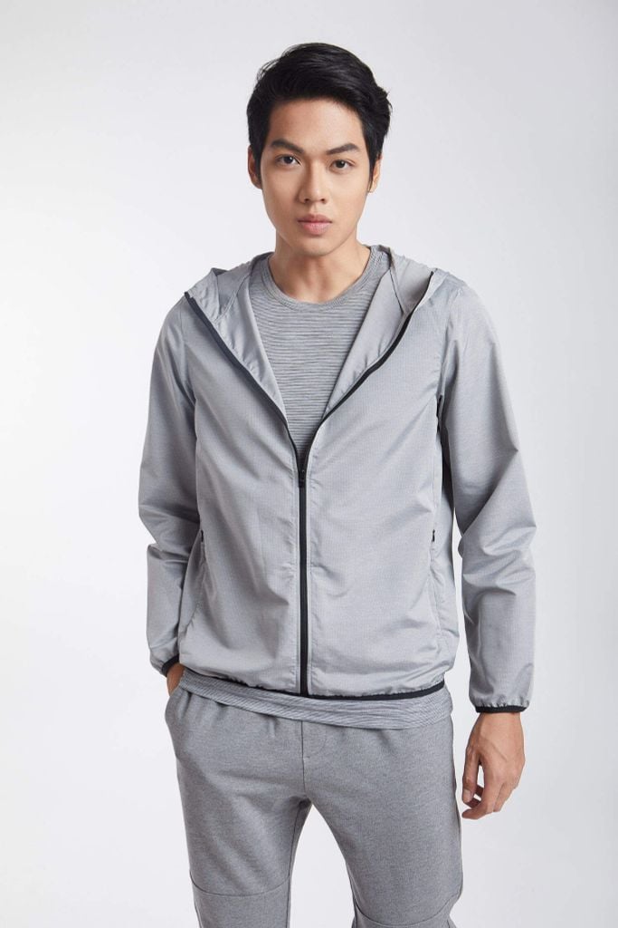 Áo khoác dù Nam chống UV siêu nhẹ NINOMAXX 1910048