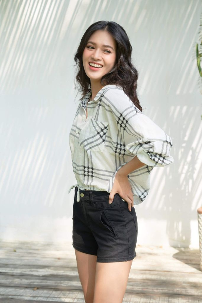Áo sơ mi croptop sọc Nữ tay dài NINOMAXX 2010028