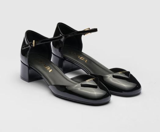 PATENT LEATHER PUMPS