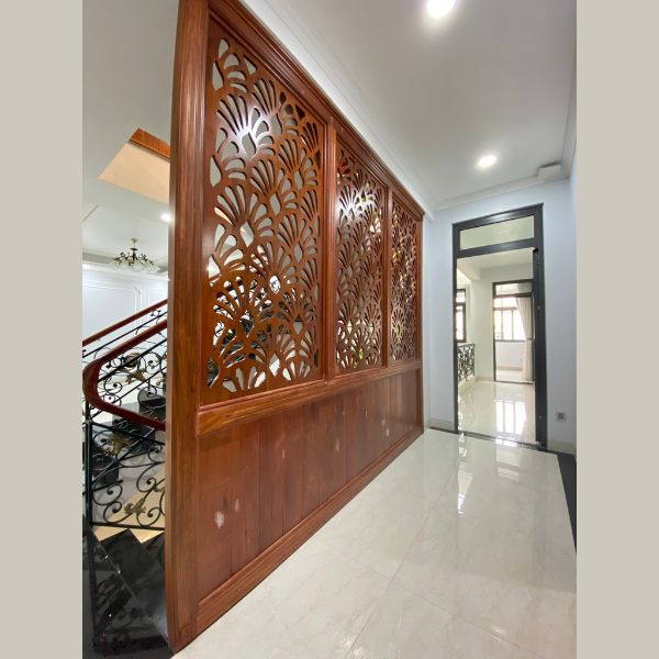 Vách Ngăn Cầu Thang Gỗ- CT16