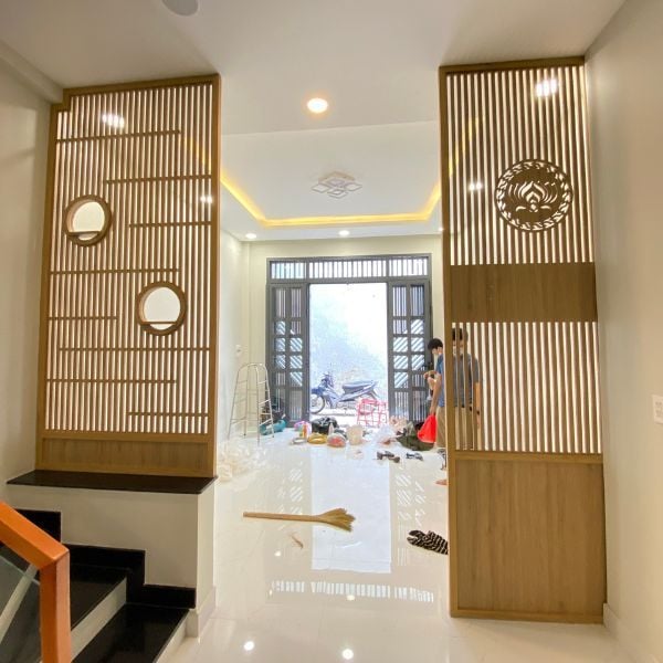 Vách Ngăn Cầu Thang Gỗ- CT25