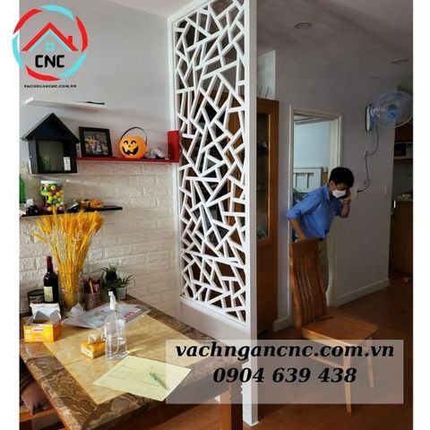 vách-ngăn-cầu-thang-cnc - HCM - Trang trí vách phòng khách - cách tạo điểm nhấn cho không gian sống 1_9c871e420ca645b698fe86e66d9c9bbe_large