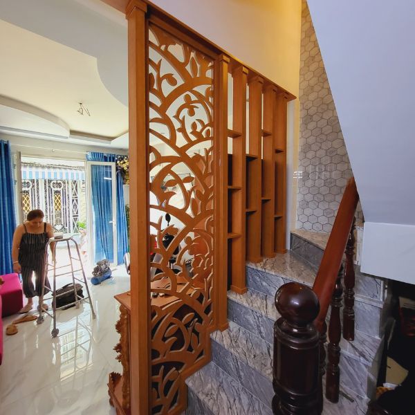 Vách Cầu Thang Lam Gỗ- Ct56