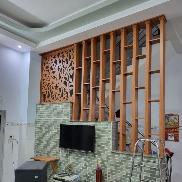 Vách Ngăn Cầu Thang Lam Gỗ- CT52