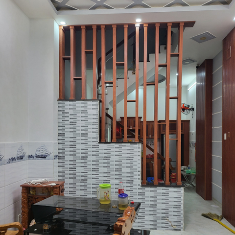  Vách lam gỗ cầu thang phòng khách -LG112 
