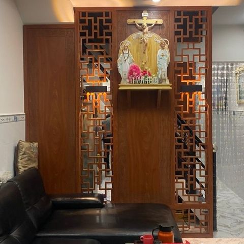  Vách ngăn treo bàn thờ - 84 
