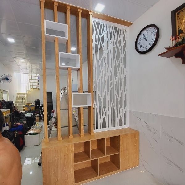 Vách lam gỗ cầu thang phòng khách -LG130