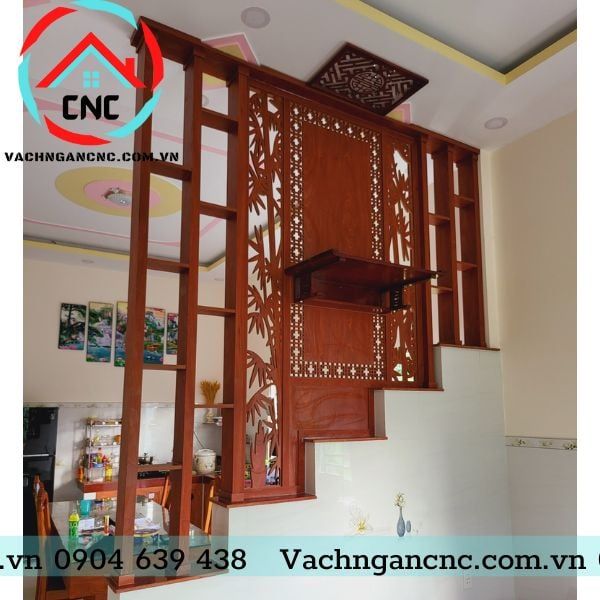 Lam Gỗ Trang Trí Cầu Thang Có Vách Ngăn