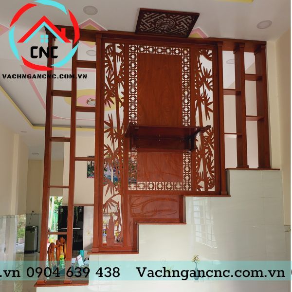 Lam Gỗ Trang Trí Cầu Thang Có Vách Ngăn