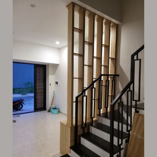 Vách ngăn cầu thang 79