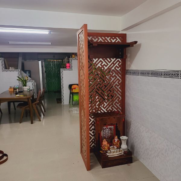 Vách ngăn phòng thờ 99