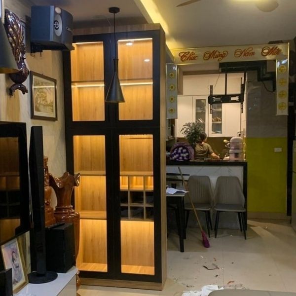 Tủ trưng bày kết hợp vách ngăn 79