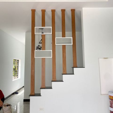  Vách trang trí cầu thang bằng gỗ 