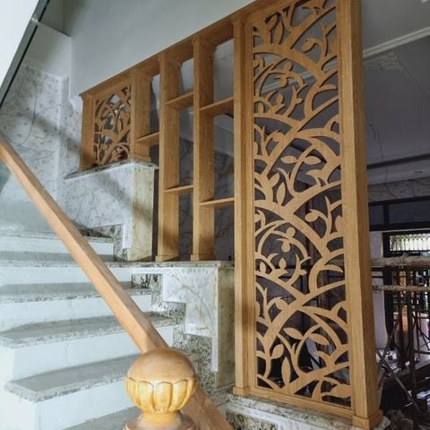  Vách ngăn cầu thang giật cấp 