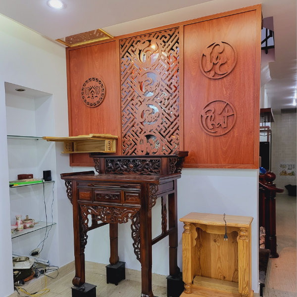 Vách ngăn phòng thờ 36