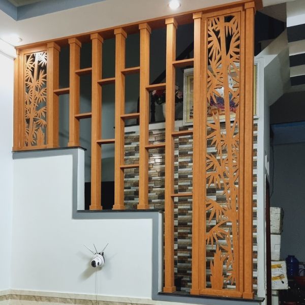 Vách ngăn cầu thang tam cấp