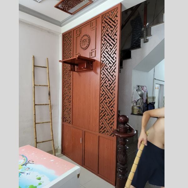 Vách ngăn phòng thờ 84