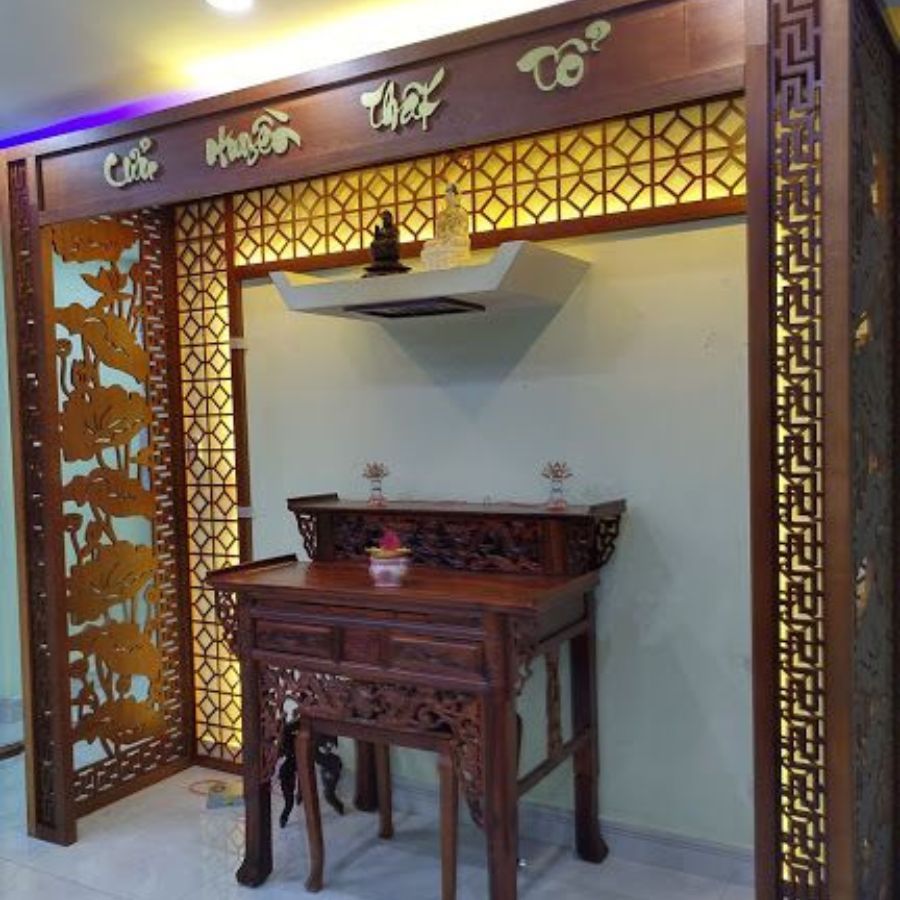 Vách ngăn phòng thờ 124