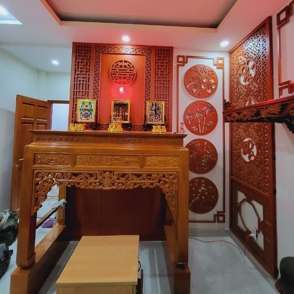 Vách ngăn phòng thờ 63