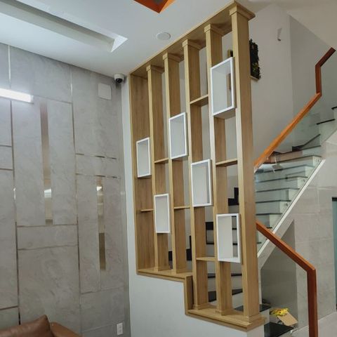  Vách ngăn cầu thang 107 