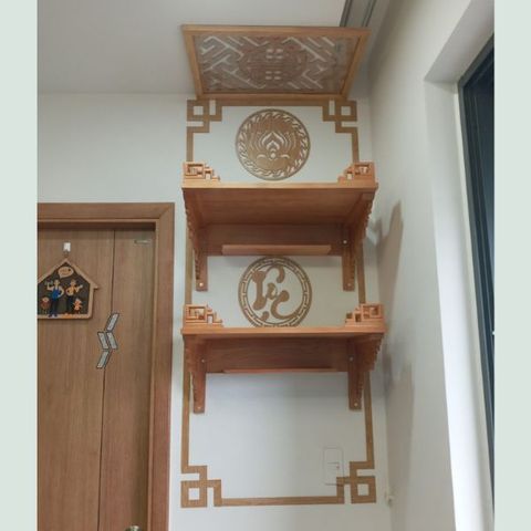  TRANG THỜ TREO TƯỜNG GỖ SỒI 02 